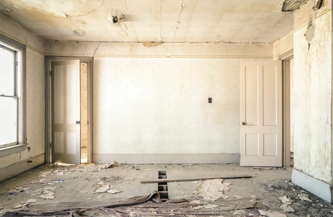 Waste disposal crew managing a cleanout project in Glenn Heights